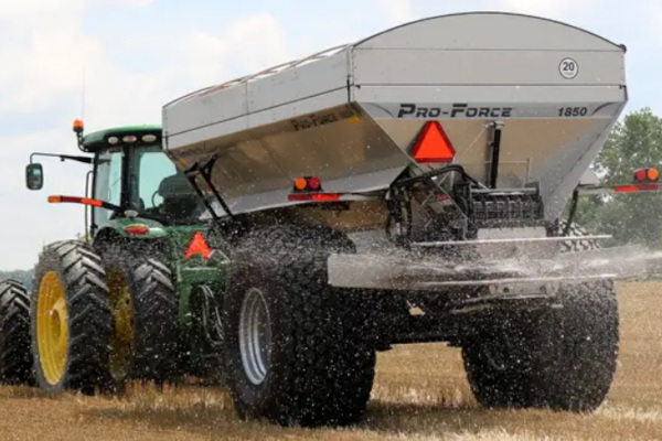 Unverferth | Fertilizer Application | Pro-Force Dry Fertilizer Spreader